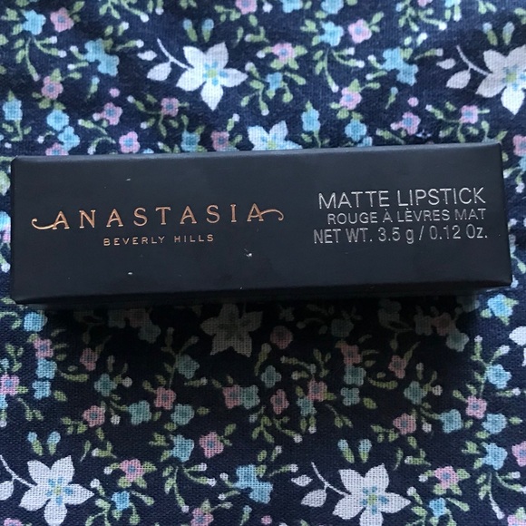 Rust matte Lipstick - Picture 2 of 4